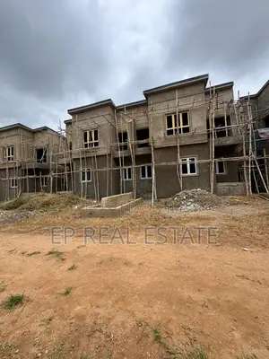 4bdrm Duplex in Apo District for sale