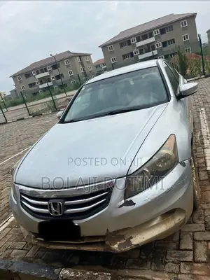 Honda Accord 2011 Silver