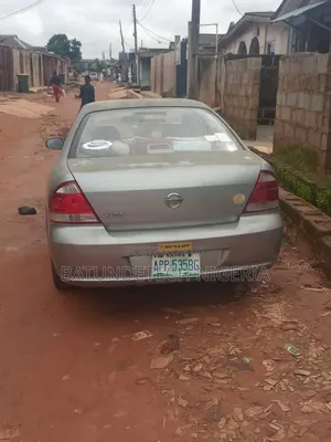 Nissan Sunny 2008 Gold