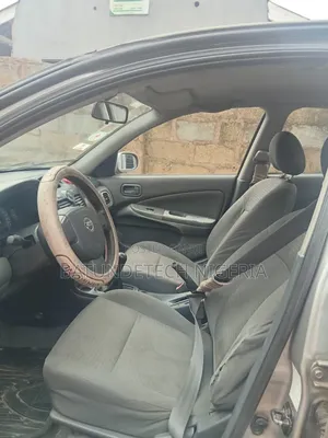 Nissan Sunny 2008 Gold