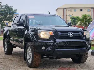 Toyota Tacoma 4dr Access Cab 4WD 6.1 ft. SB (2.7L 4cyl 4A) 2014 Black