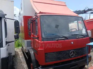 Mercedez Benz Red Colour 814