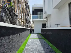 4bdrm Duplex in Chevron for rent