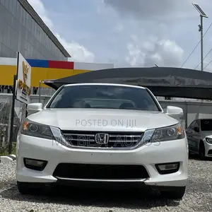 Honda Accord Touring V-6 4dr Sedan (3.5L 6cyl 6A) 2014 White