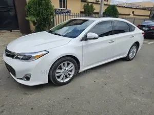 Toyota Avalon XLE 4dr Sedan (3.5L 6cyl 6A) 2014 White