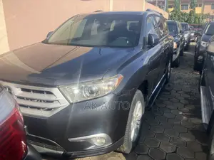 Toyota Highlander Limited 4dr SUV (3.5L 6cyl 6A) 2014 Gray