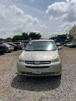 Toyota Sienna XLE FWD 2006 Gold