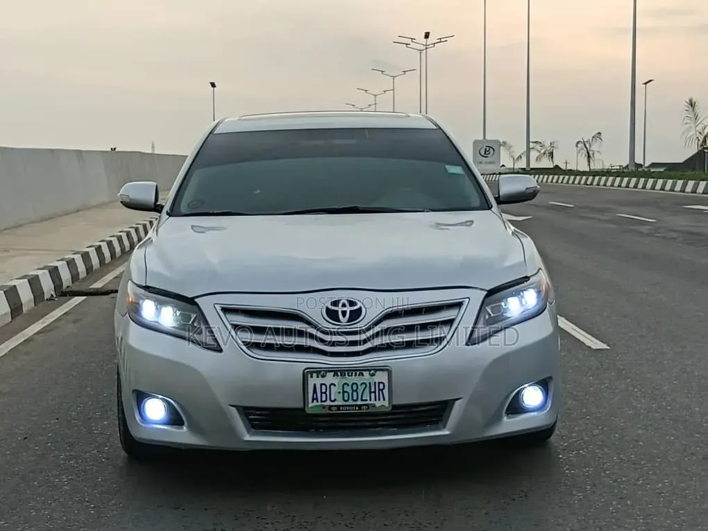 Toyota Camry 2009 Silver