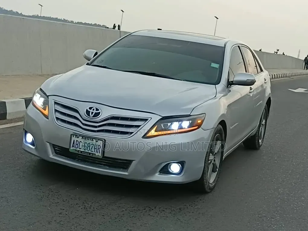 Toyota Camry 2009 Silver