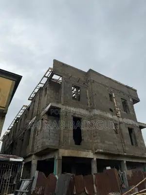 2 Bedroom Leasehold in Yaba