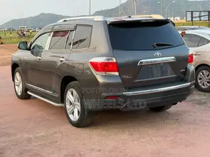 Toyota Highlander Limited 2012 Gray