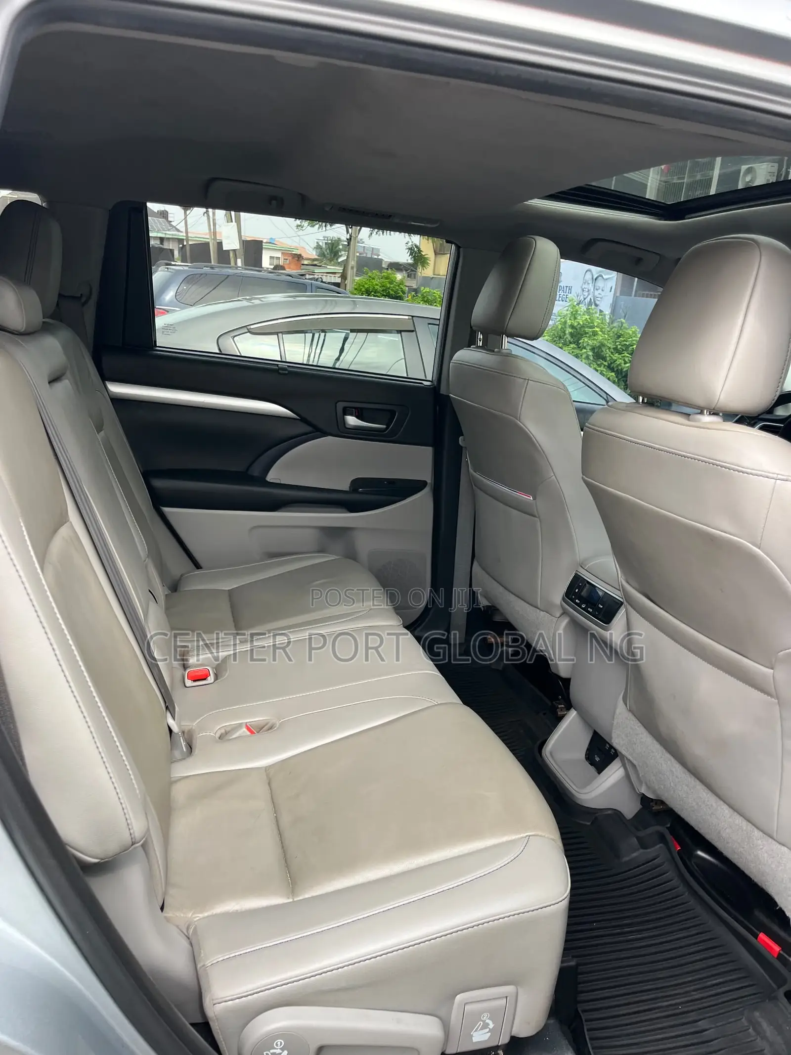 Toyota Highlander XLE 2019 Silver