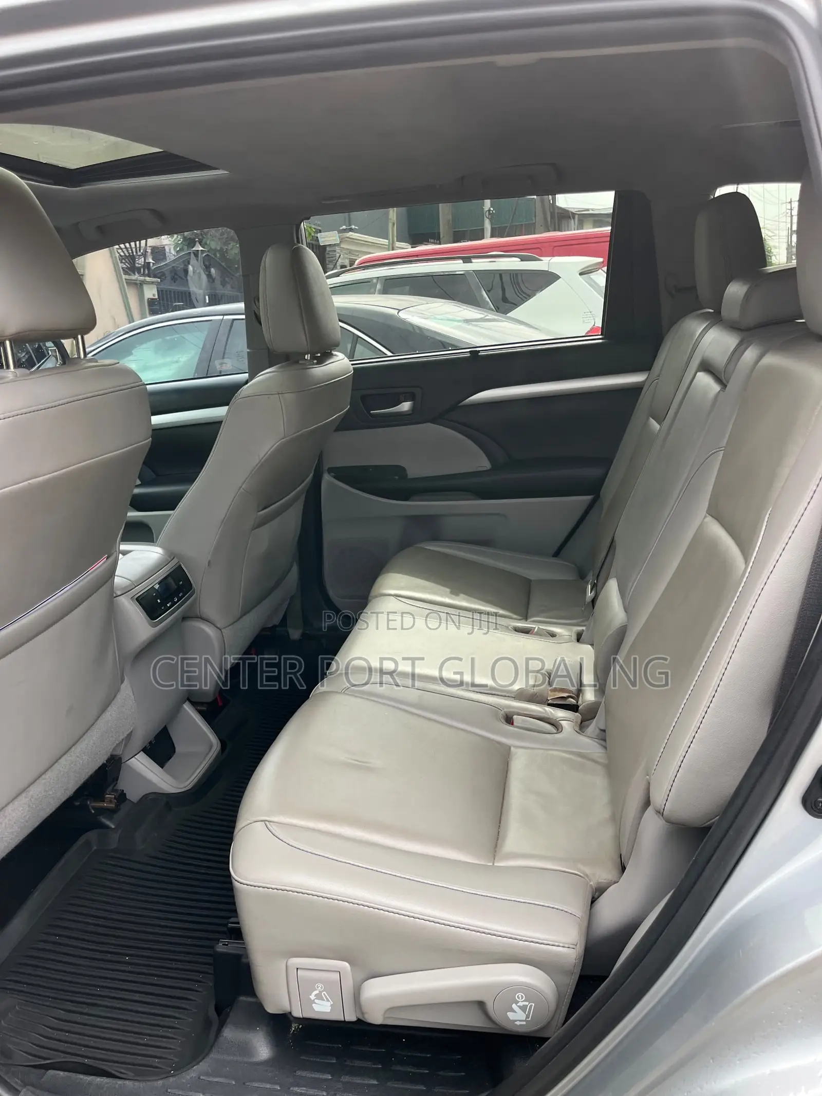Toyota Highlander XLE 2019 Silver