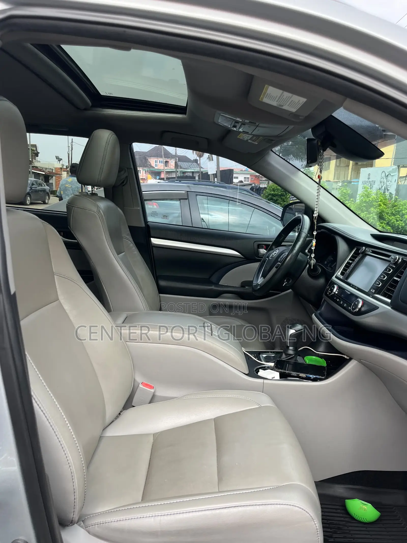 Toyota Highlander XLE 2019 Silver
