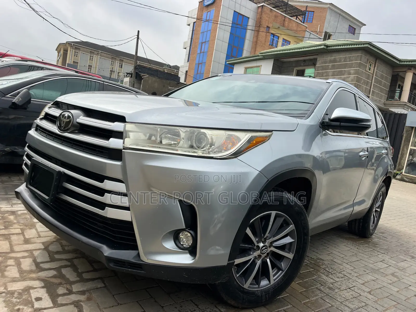 Toyota Highlander XLE 2019 Silver