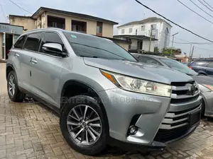 Toyota Highlander XLE 2019 Silver