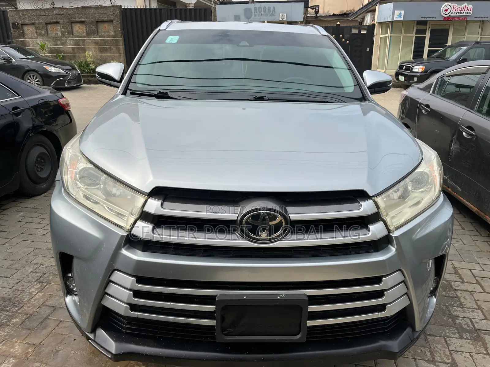 Toyota Highlander XLE 2019 Silver