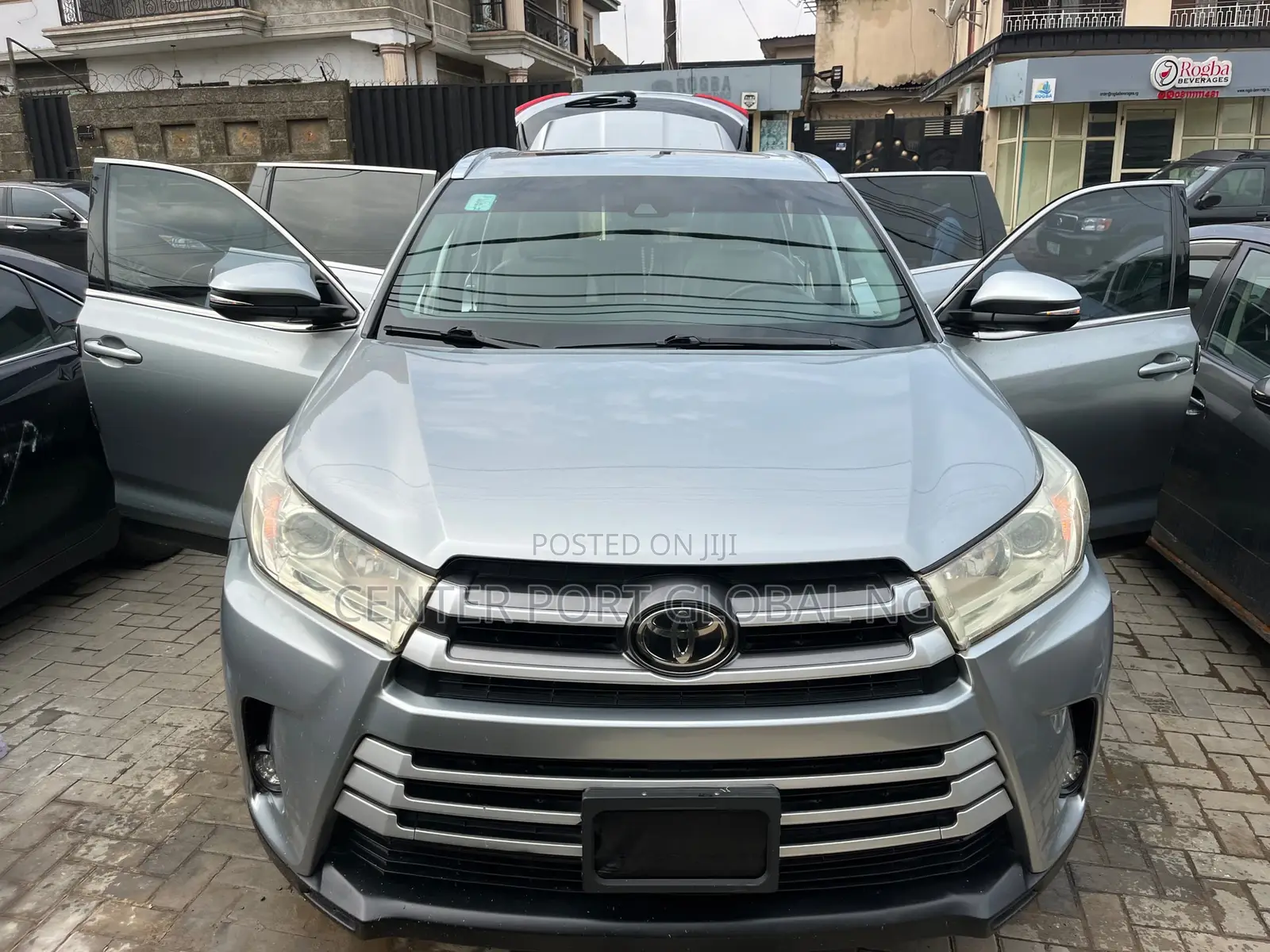 Toyota Highlander XLE 2019 Silver