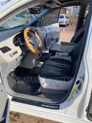 Toyota Sienna LE 7 Passenger 2012 White
