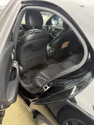 Mercedes-Benz C300 Luxury 4dr AWD 4Matic Sedan (2.0L 4cyl 7A) 2015