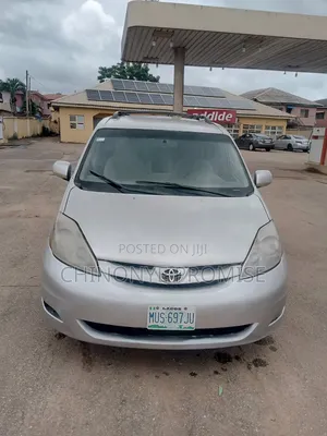 Toyota Sienna XLE FWD 2006 Silver