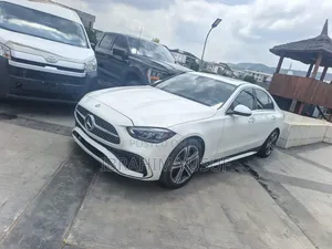 Mercedes-Benz C300 2022 White