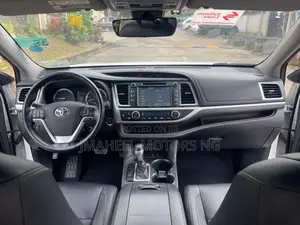 Toyota Highlander Limited 2019 White
