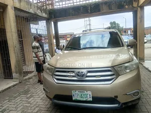 Toyota Highlander 2008 Gold