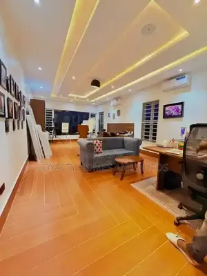 6bdrm House in GRA Phase 2 Shangisha for sale
