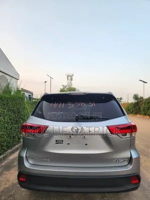 Toyota Highlander 2018 Silver