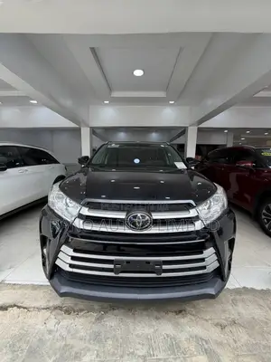 Toyota Highlander LE Plus 4x4 V6 (3.5L 6cyl 8A) 2017 Black