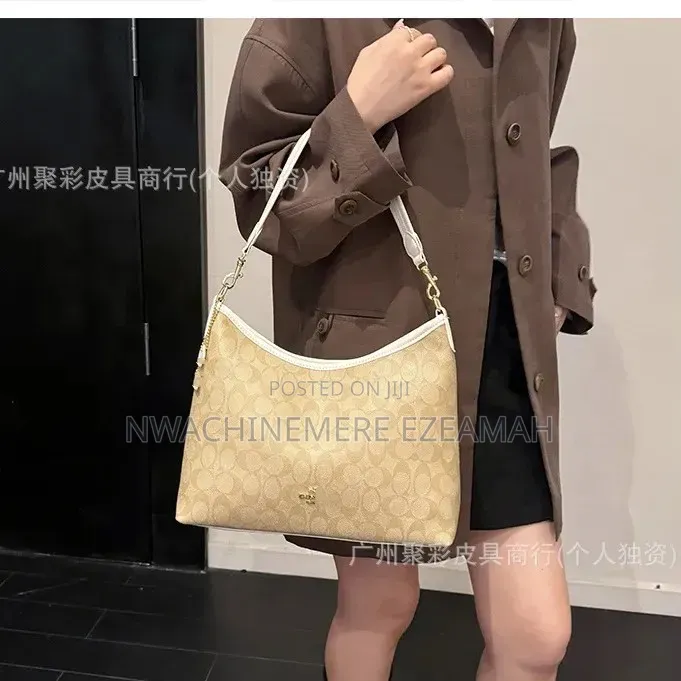 Quality Leather Patterned Crossbody Handbag With Adjustable Strap