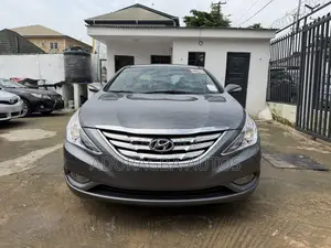 Hyundai Sonata Limited 2.0T Sedan (2.0L 4cyl 6A) 2013 Gray