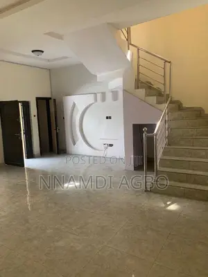 4bdrm Duplex in Chevron for rent