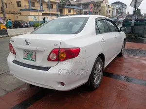 Toyota Corolla 2010 White
