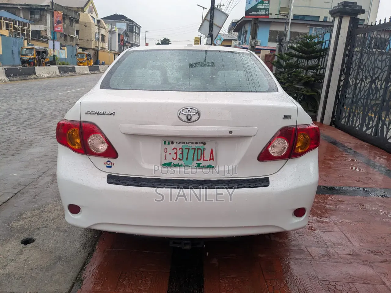 Toyota Corolla 2010 White
