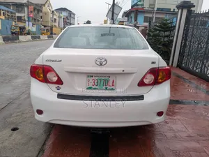 Toyota Corolla 2010 White
