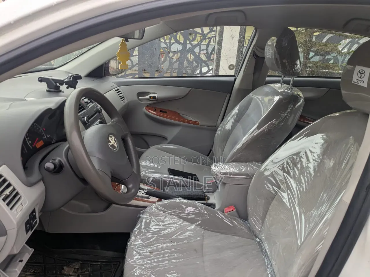 Toyota Corolla 2010 White