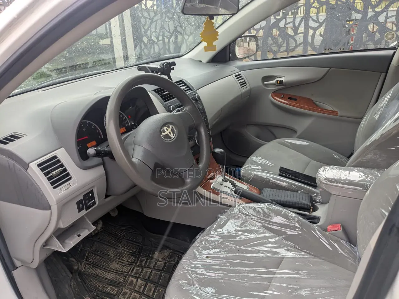 Toyota Corolla 2010 White
