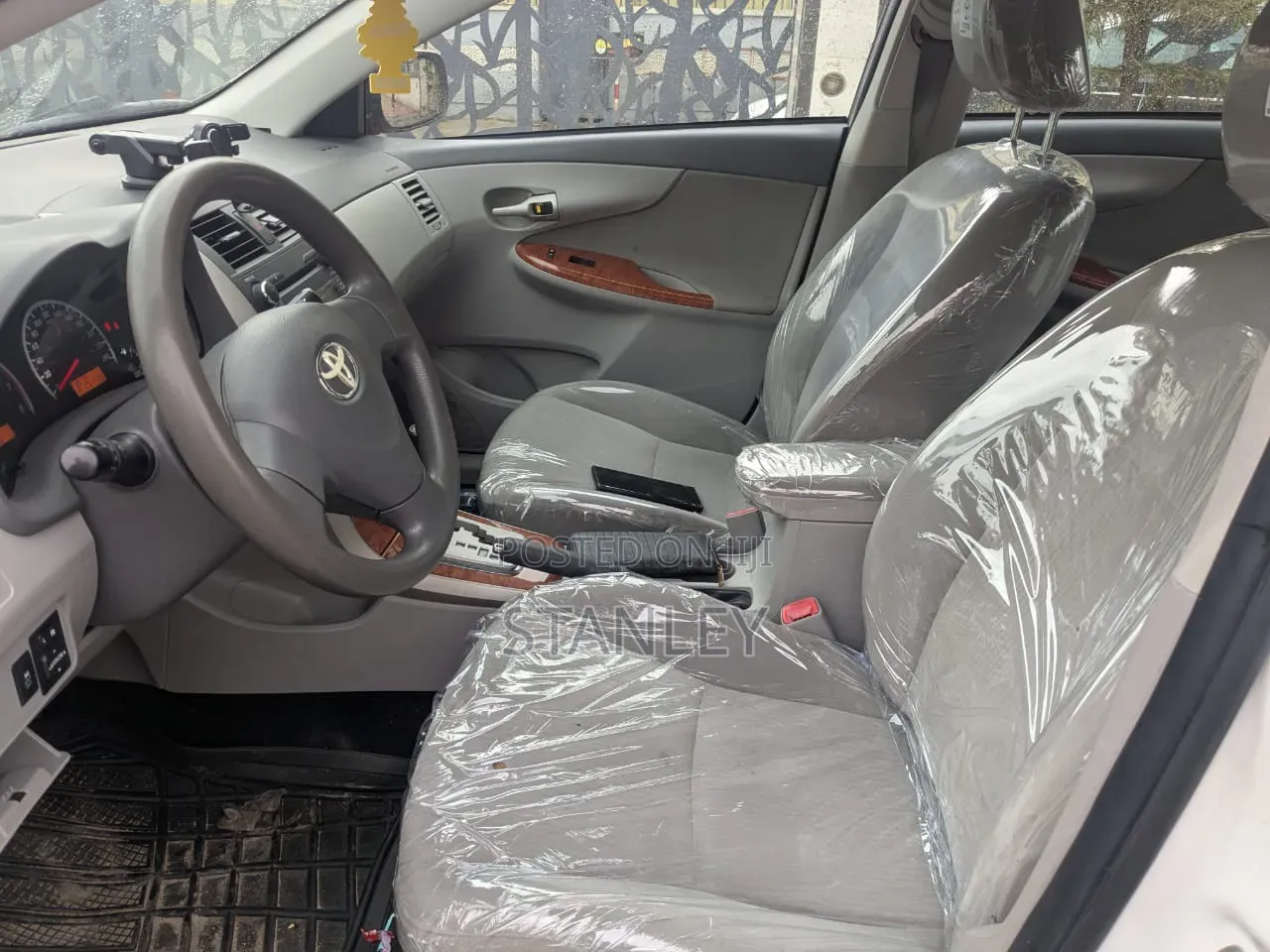 Toyota Corolla 2010 White