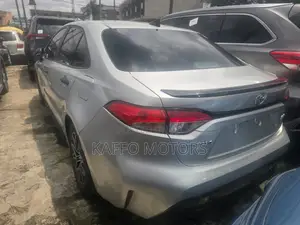 Toyota Corolla SE 2022 Silver