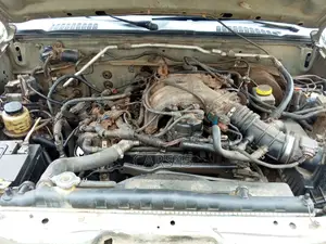 Nissan Xterra 2002 Silver
