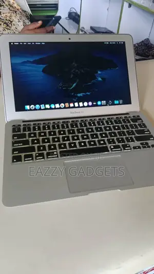 Laptop Apple MacBook Air 2013 4GB Intel Core i5 SSD 128GB