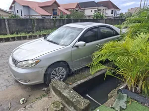 Toyota Camry 2.4 XLE 2005 Silver