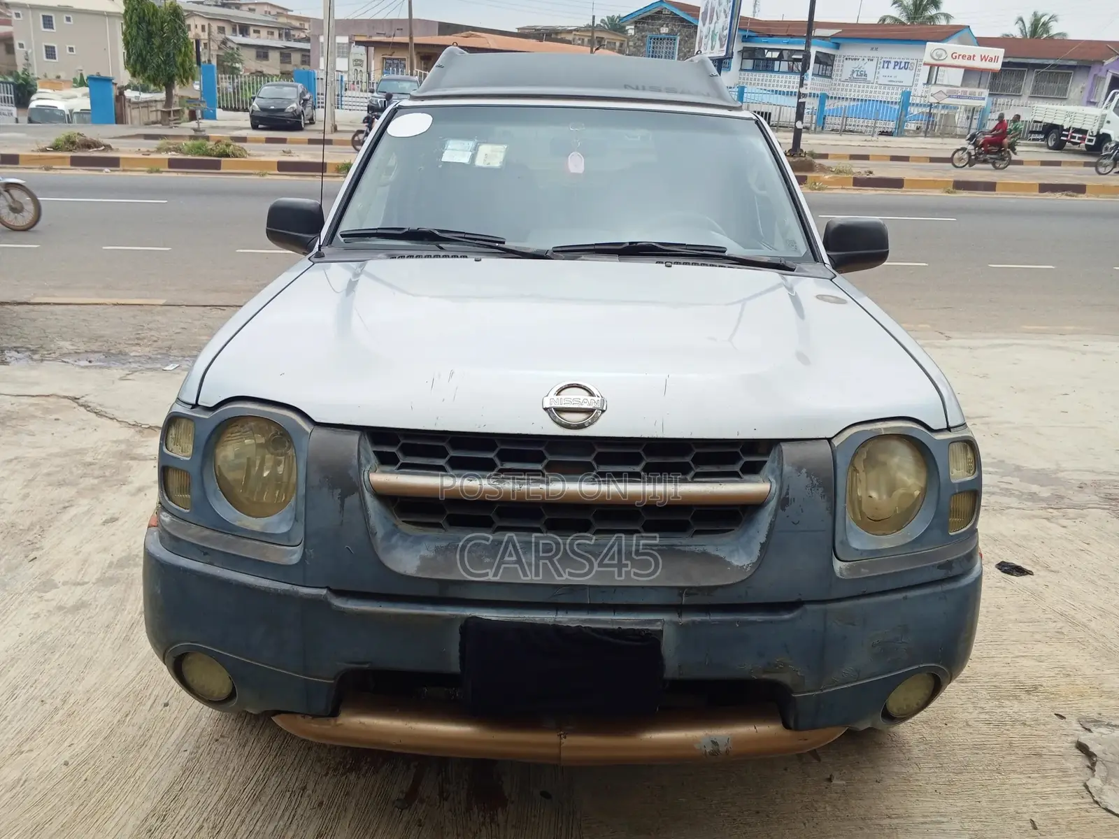 Nissan Xterra 2002 Silver