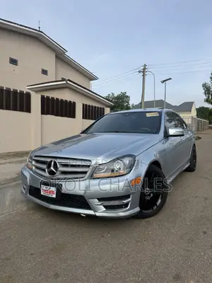 Mercedes-Benz C300 Sport 4Matic Sedan AWD (3.5L 6cyl 7A) 2014