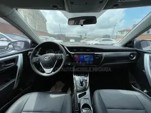 Toyota Corolla 2018 White
