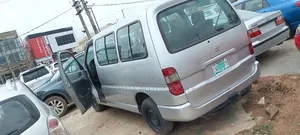 Toyota HiAce 2004 Silver