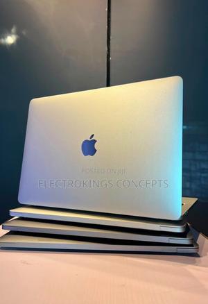 New Laptop Apple MacBook Pro 2021 M1 8GB Apple M1 SSD 512GB