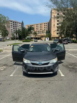 Toyota Camry Hybrid XLE 2012 Gray